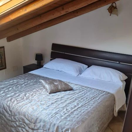 Casa Vacanza Lmt Aci Catena Екстериор снимка