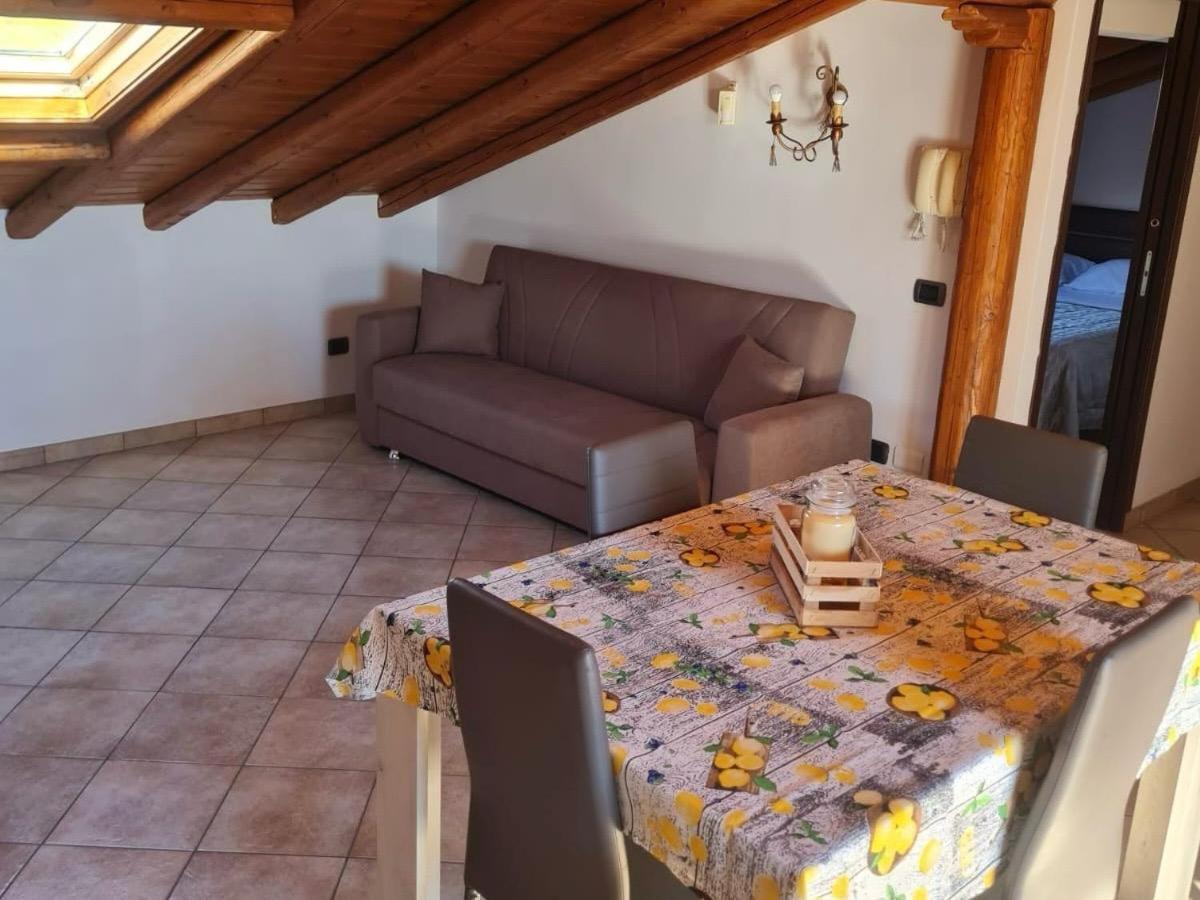 Casa Vacanza Lmt Aci Catena Екстериор снимка