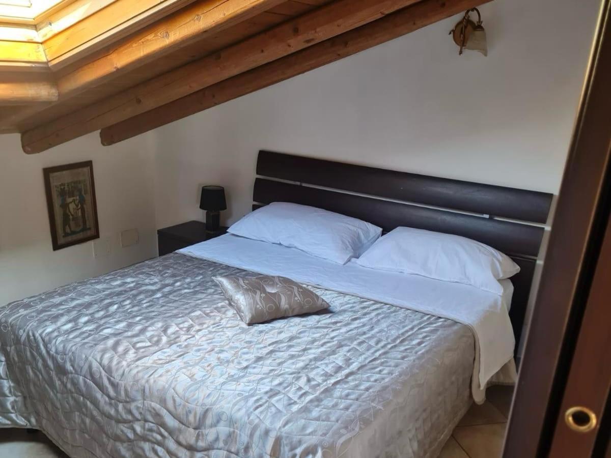 Casa Vacanza Lmt Aci Catena Екстериор снимка