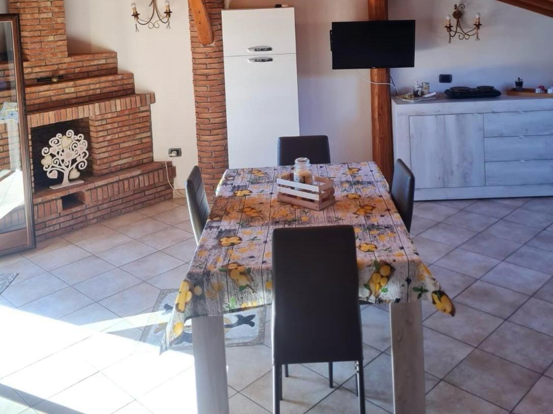 Casa Vacanza Lmt Aci Catena Екстериор снимка