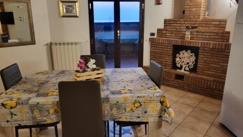 Casa Vacanza Lmt Aci Catena Екстериор снимка